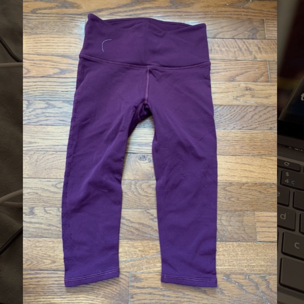 Lulu Lemmon size 2 caprices
